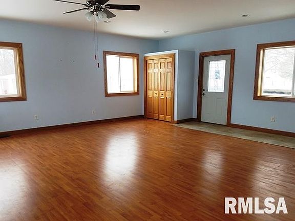 2nd image of 928 245th Ave