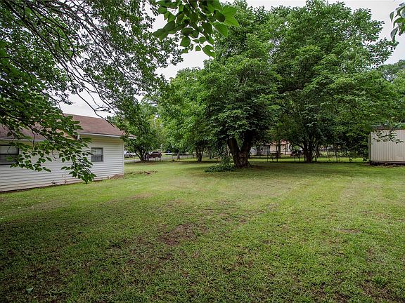 2nd image of 506 W Elm St