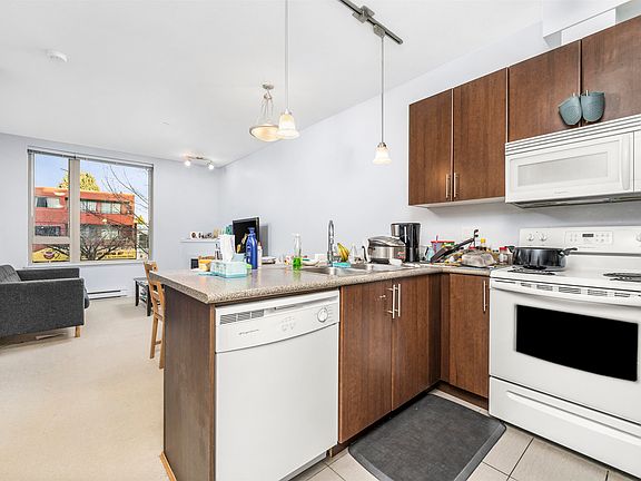 5th image of 688 E 17th Ave #202