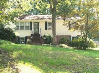 12315 Grove Pl, Chester, VA 23831