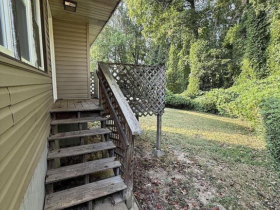 5th image of 211 Wadsworth Pl