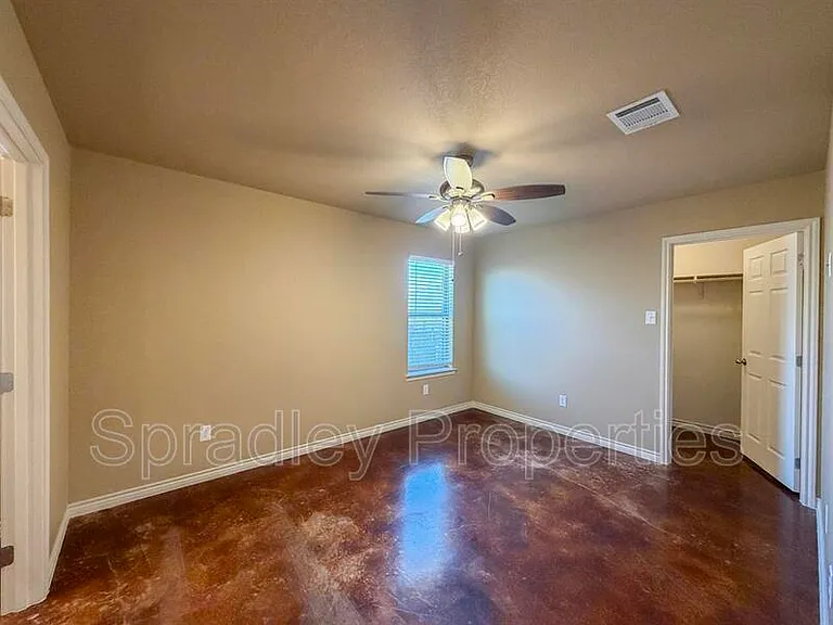 1044B Edwards Dr — Photo 10