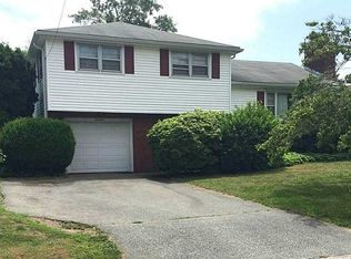 14 Murphy Cir, Middletown, RI 02842