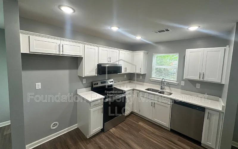 4 bed, 2.5 bath, 1539 sqft, $2,100 — Photo 4
