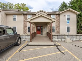5078 Harbor Oak Dr #40, Waterford, MI 48329