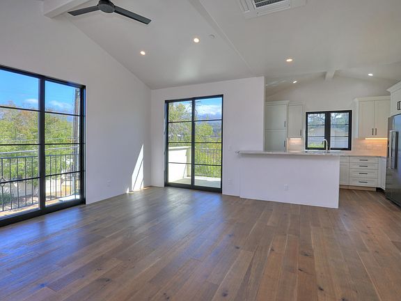 4th image of 401 Orilla Del Mar Dr #B
