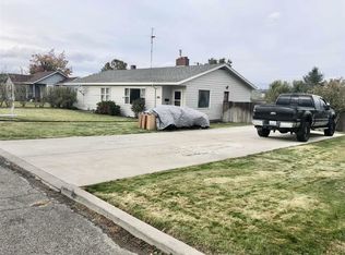 1914 Highland Dr, Prosser, WA