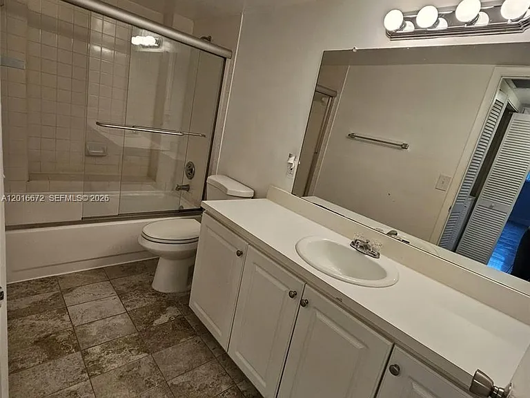 8245 Lake Dr #401 — Photo 9