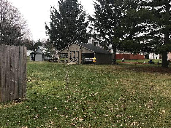 3rd image of 1383 Edgewood Dr