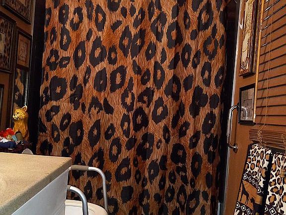 New remodeled bath/shower