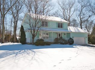 21 Pheasant Hill Ln, Cranston, RI 02921