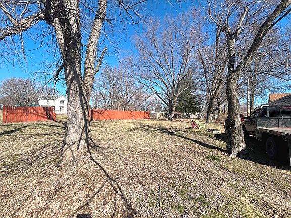 5th image of 503 E Wood St