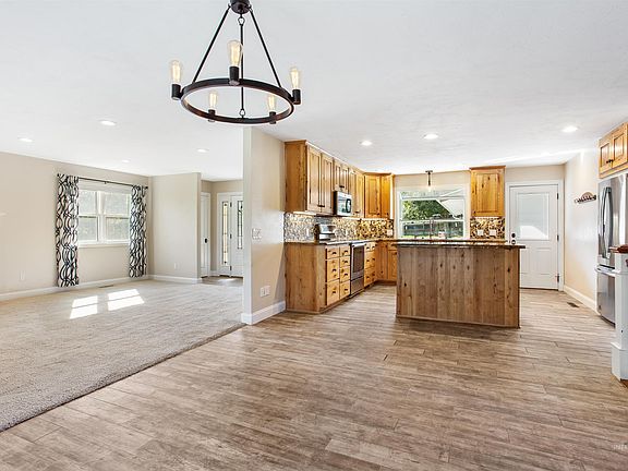 5th image of 2605 Linda Vista St