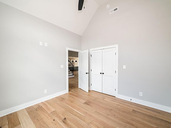 4th image of 138 Bentley Grove Way