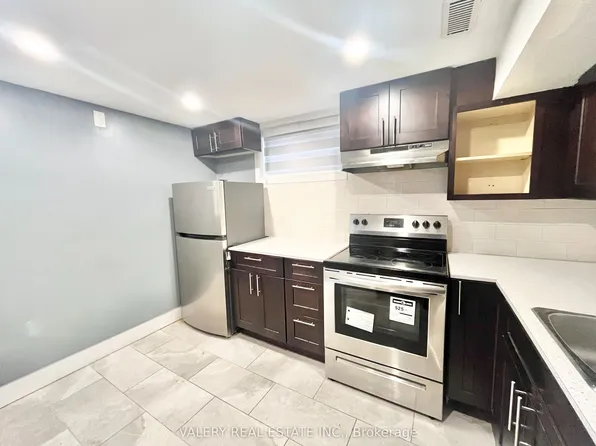 207 Mount Albion Rd, Hamilton, ON L8K 6K1