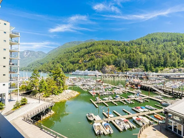 6707 Nelson Ave #408, West Vancouver, BC V7W 1Z9