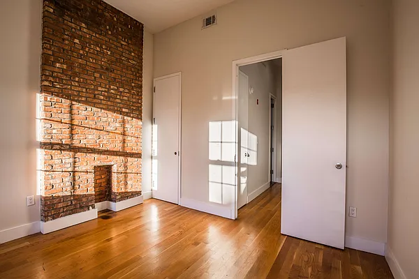 Rented by Nooklyn NYC LLC | media 24
