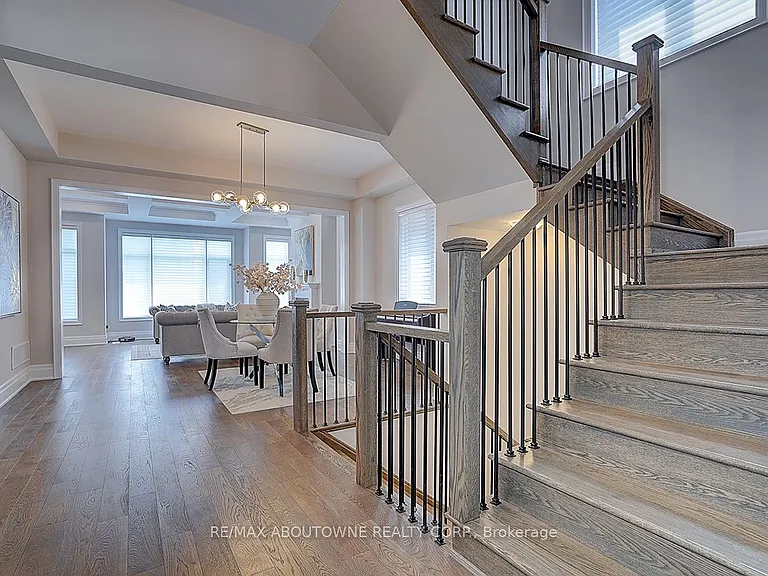 1362 Lynx Gdns — Photo 8