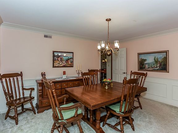 4th image of 8475 Sherman Oaks Dr
