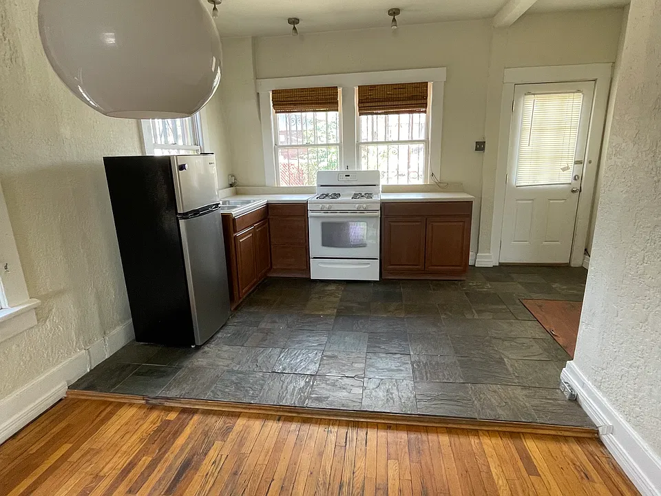 1105 W Main Dr
