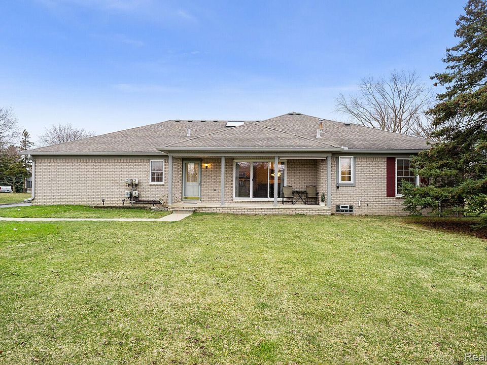1st image of 48525 Hudson Bay Ct