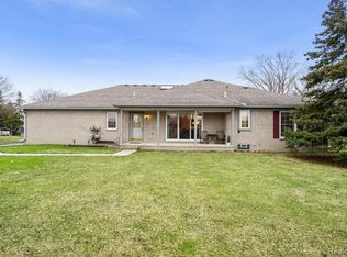 48525 Hudson Bay Ct, Shelby Township, MI 48315