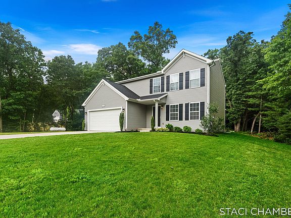2nd image of 1672 E Ryan Woods Cir