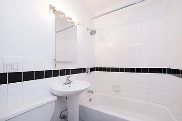 Rented by R New York