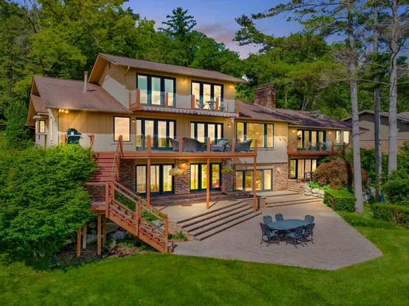 6809 Deerhill Dr, Clarkston, MI 48346