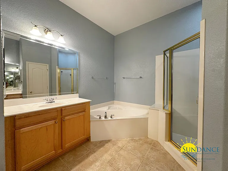 1533 Venice Ave — Photo 11