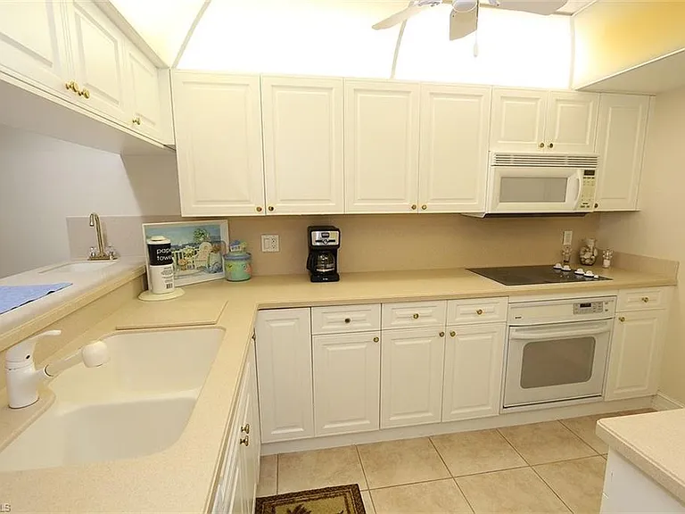 26000 Hickory Blvd #804 — Photo 9