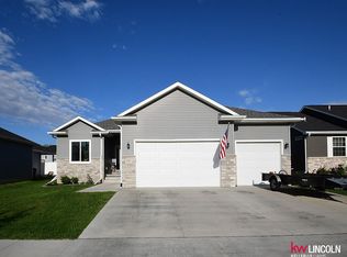 1801 NW 54th St, Lincoln, NE 68528