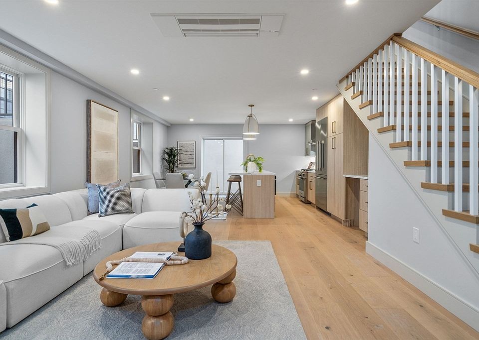 1st image of 37 Pearl St #4
