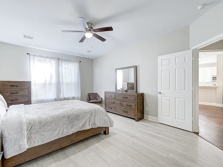 9422 Comstock Meadows Dr — Photo 25
