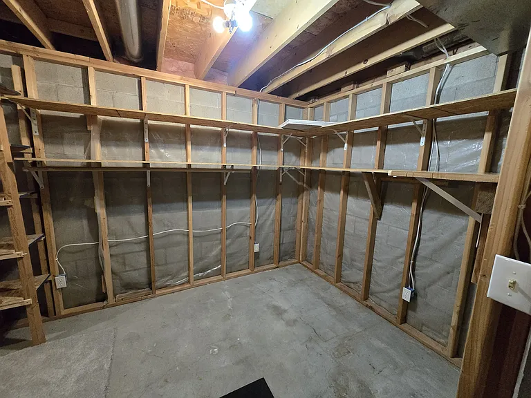 2501 N Main St — Photo 14