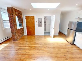 214 Hanover St APT 33H, Boston, MA 02113