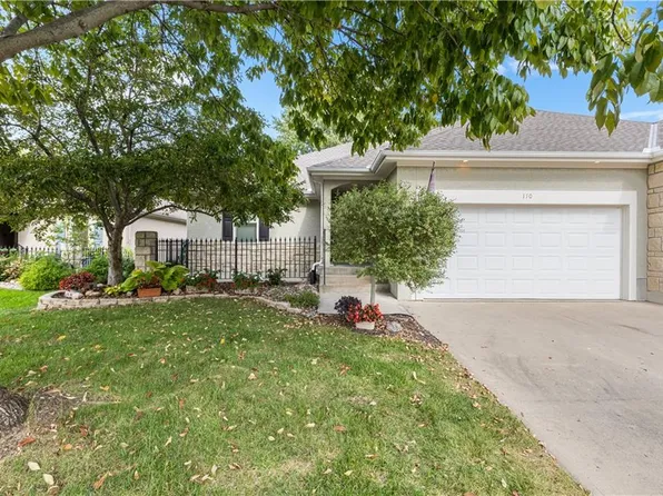 110 SW Robert Younger Dr, Lees Summit, MO 64082