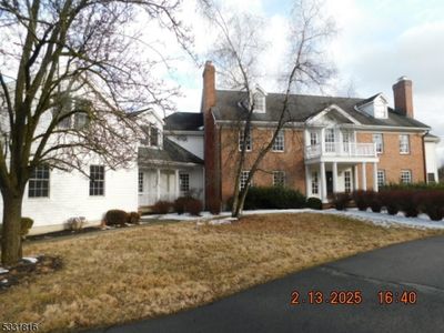 7 Hedge Row Xing, Lebanon, NJ, 08833