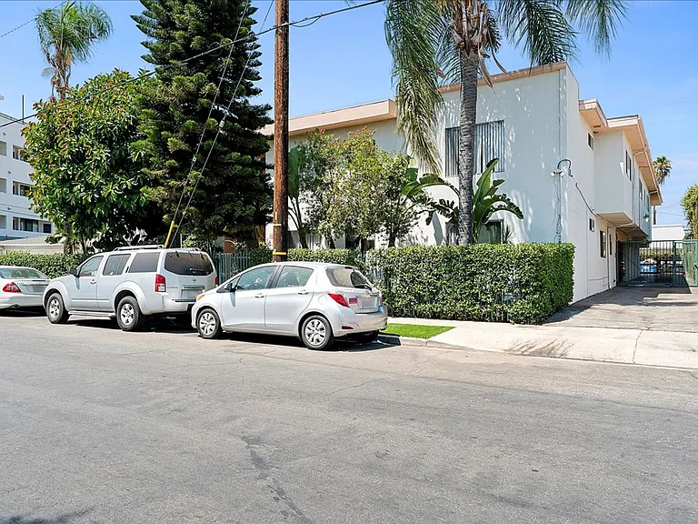 11661 Erwin St #15 — Photo 20