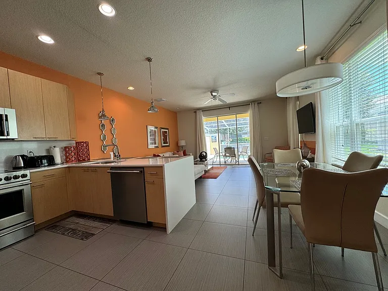 1641 Retreat Cir — Photo 8