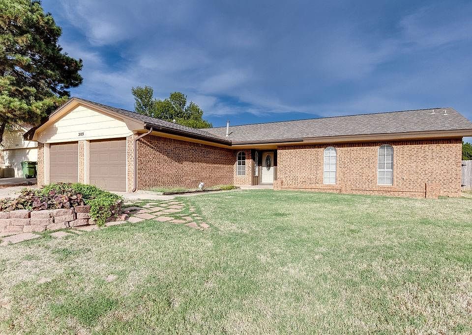 1st image of 209 W Grand Teton Ct