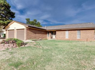 209 W Grand Teton Ct, Yukon, OK 73099