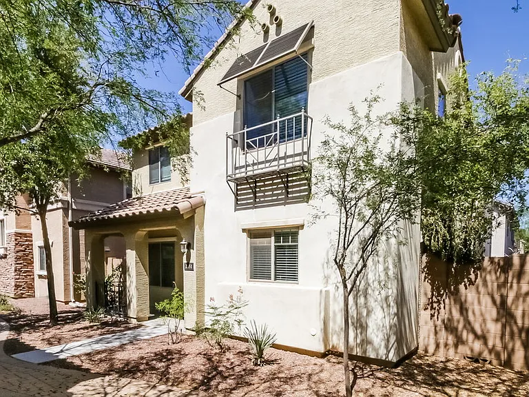 2451 E Vermont Dr — Photo 1