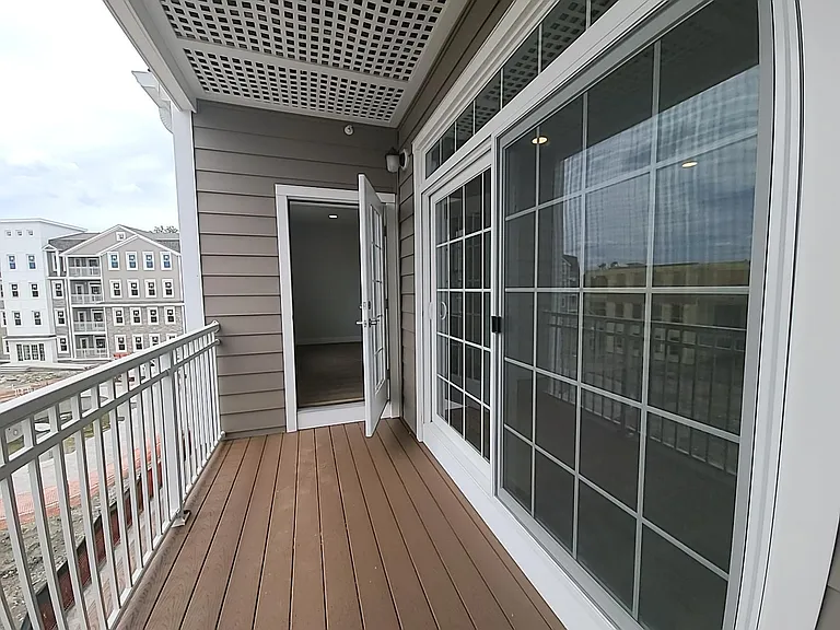 320 Middlesex Ave #B303 — Photo 22