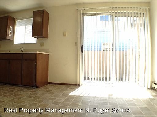 3rd image of 7404 Rainier Dr