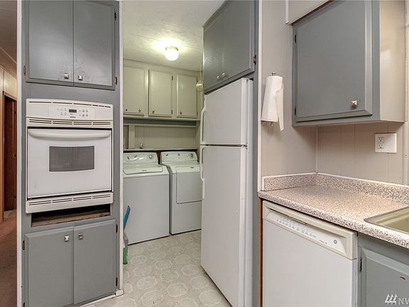 4th image of 15652 84th Ave E