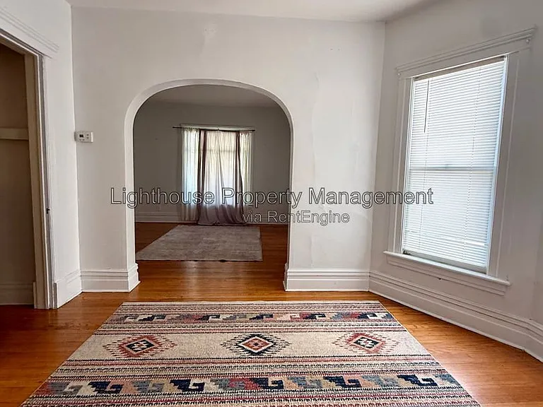 413 Locust St #1 — Photo 3