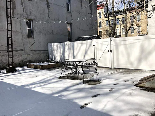 Rented by Lang Realty LLC | media 4