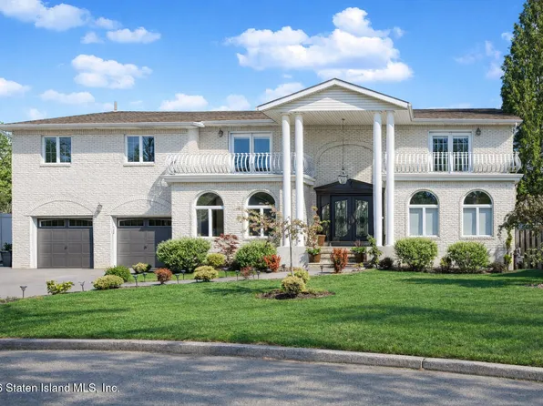 35 Amaron Ln, Staten Island, NY 10307