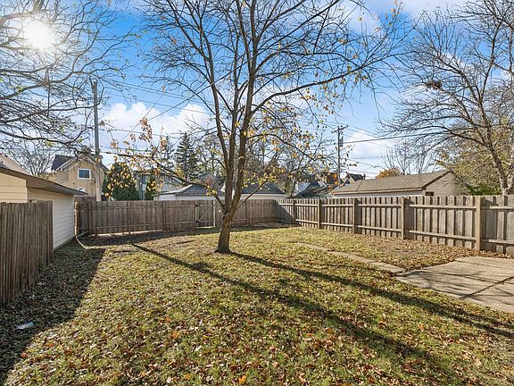 3rd image of 1378 Lafond Ave